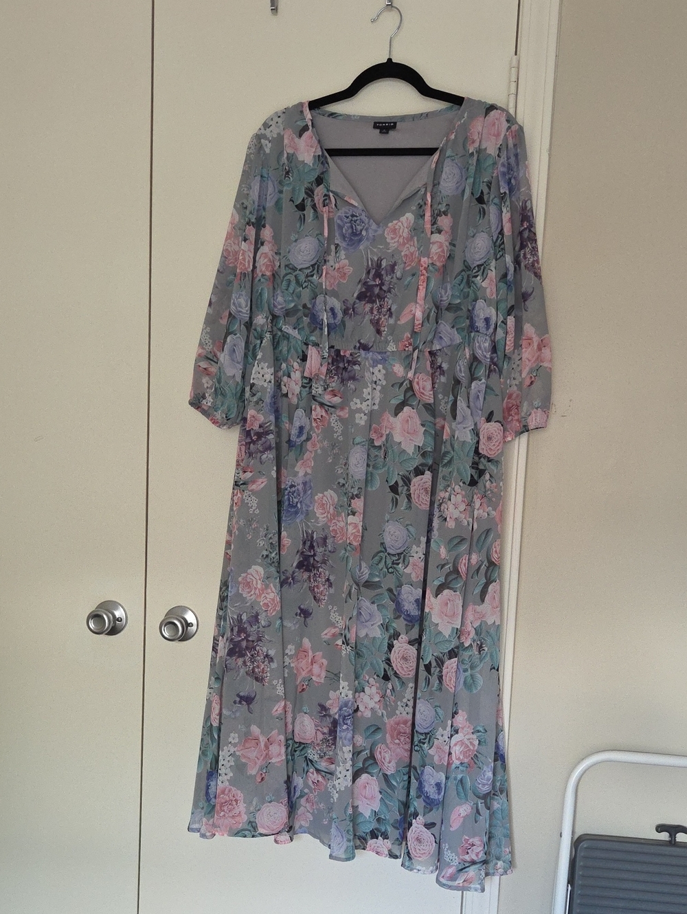 Torrid Floral Chiffon Maxi Dress - Pastel Gray/Pink
